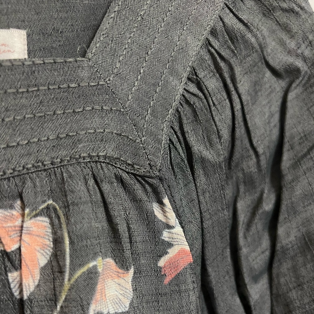 LC Lauren Conrad Gray Distressed Floral Long Sleeve Top Size M - Picture 4 of 7